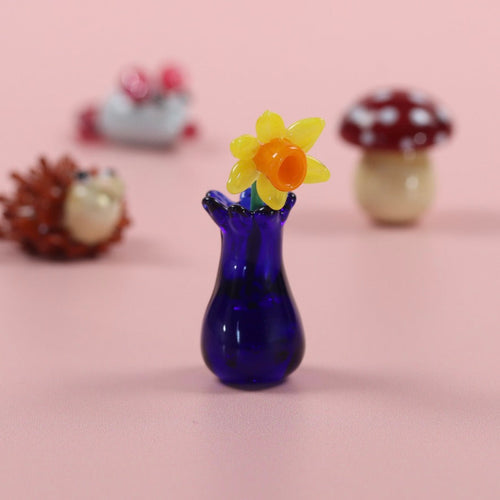 The Dinky Blue Vase and Daffodil Glass Sculpture