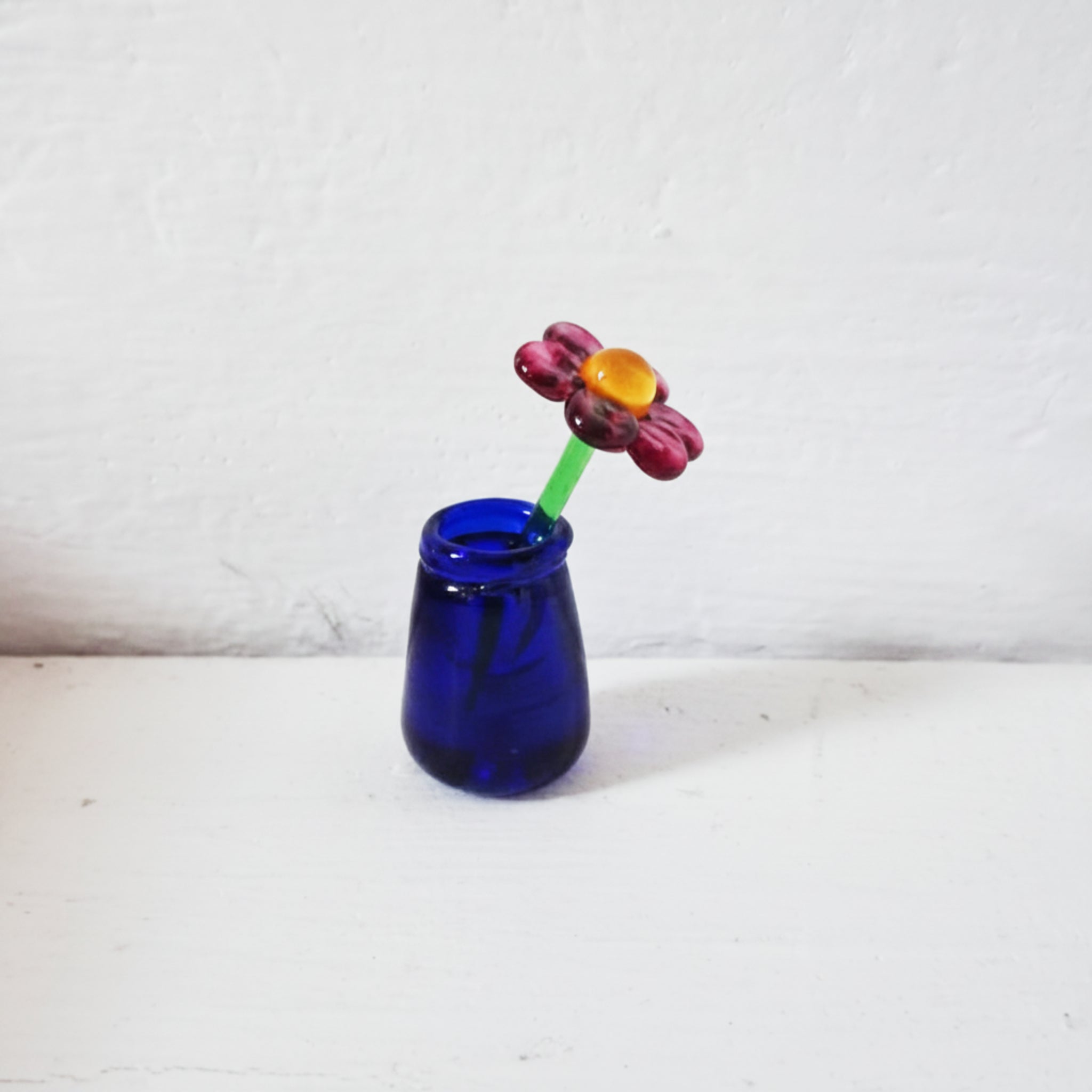 The Dinky Blue Vase and Pink Daisy Glass Sculpture