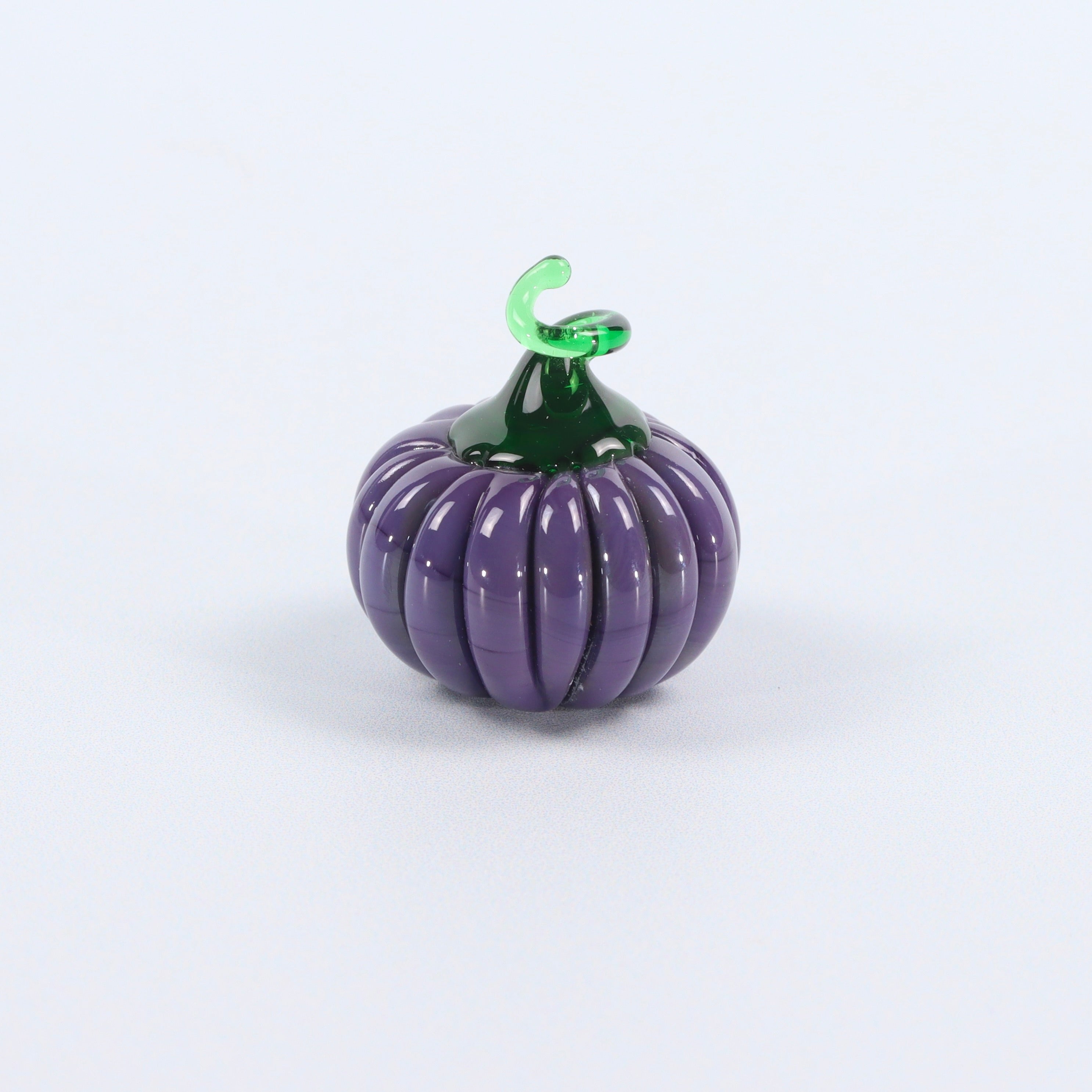 Marvellous Majestic Mauve Dinky Everlasting Pumpkin Glass Sculpture