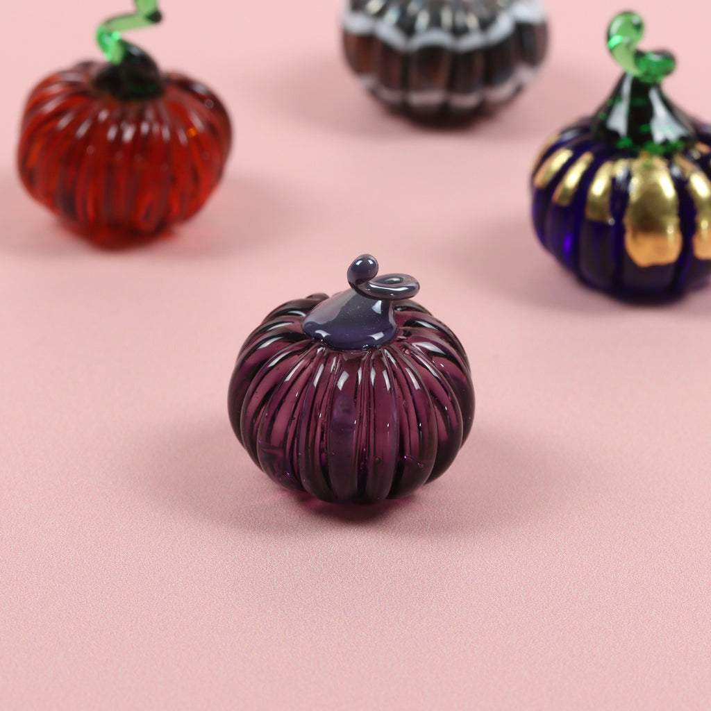 Proper Purple Dinky Everlasting Pumpkin Glass Sculpture