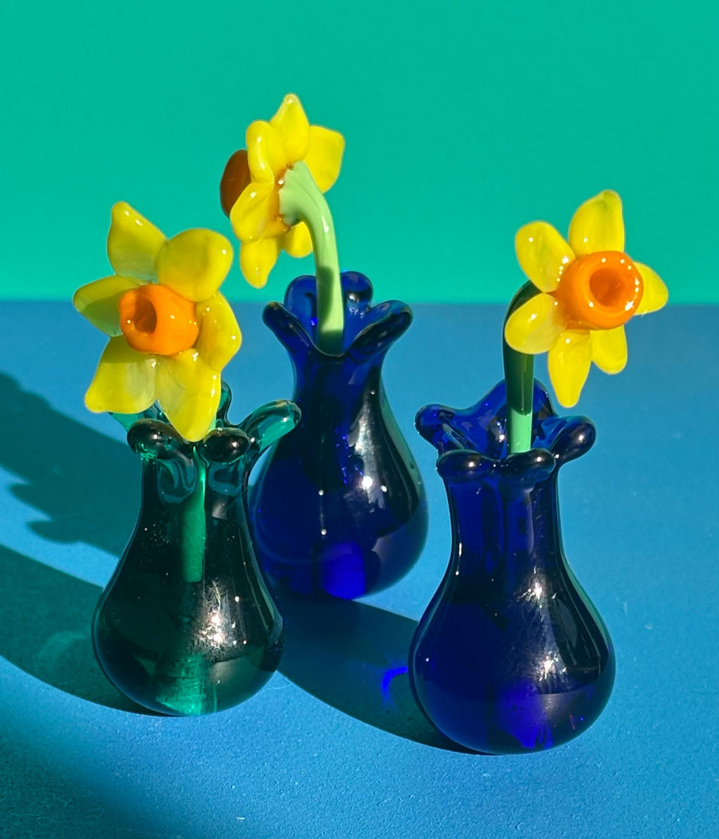 The Dinky Blue Vase and Daffodil Glass Sculpture
