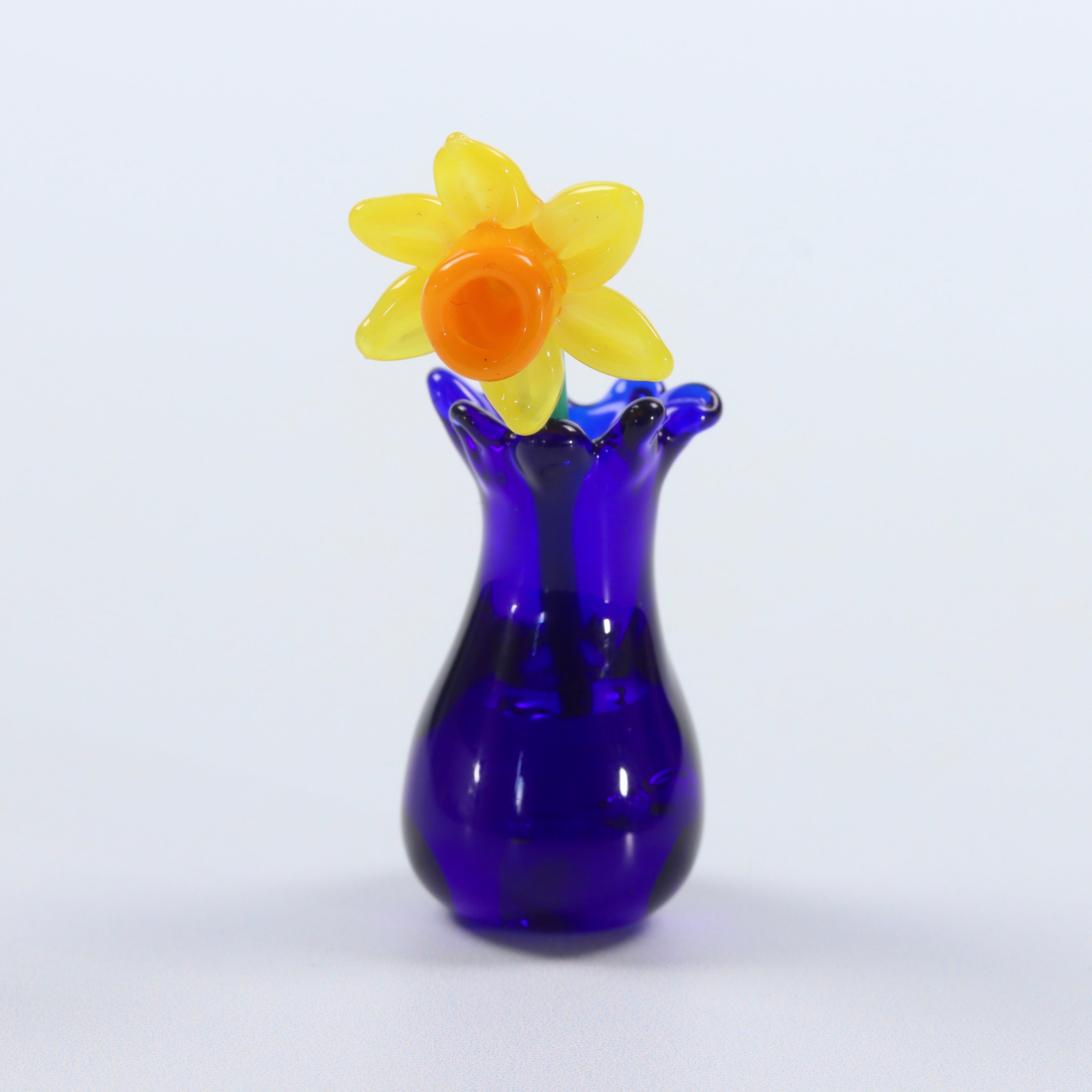 The Dinky Blue Vase and Daffodil Glass Sculpture