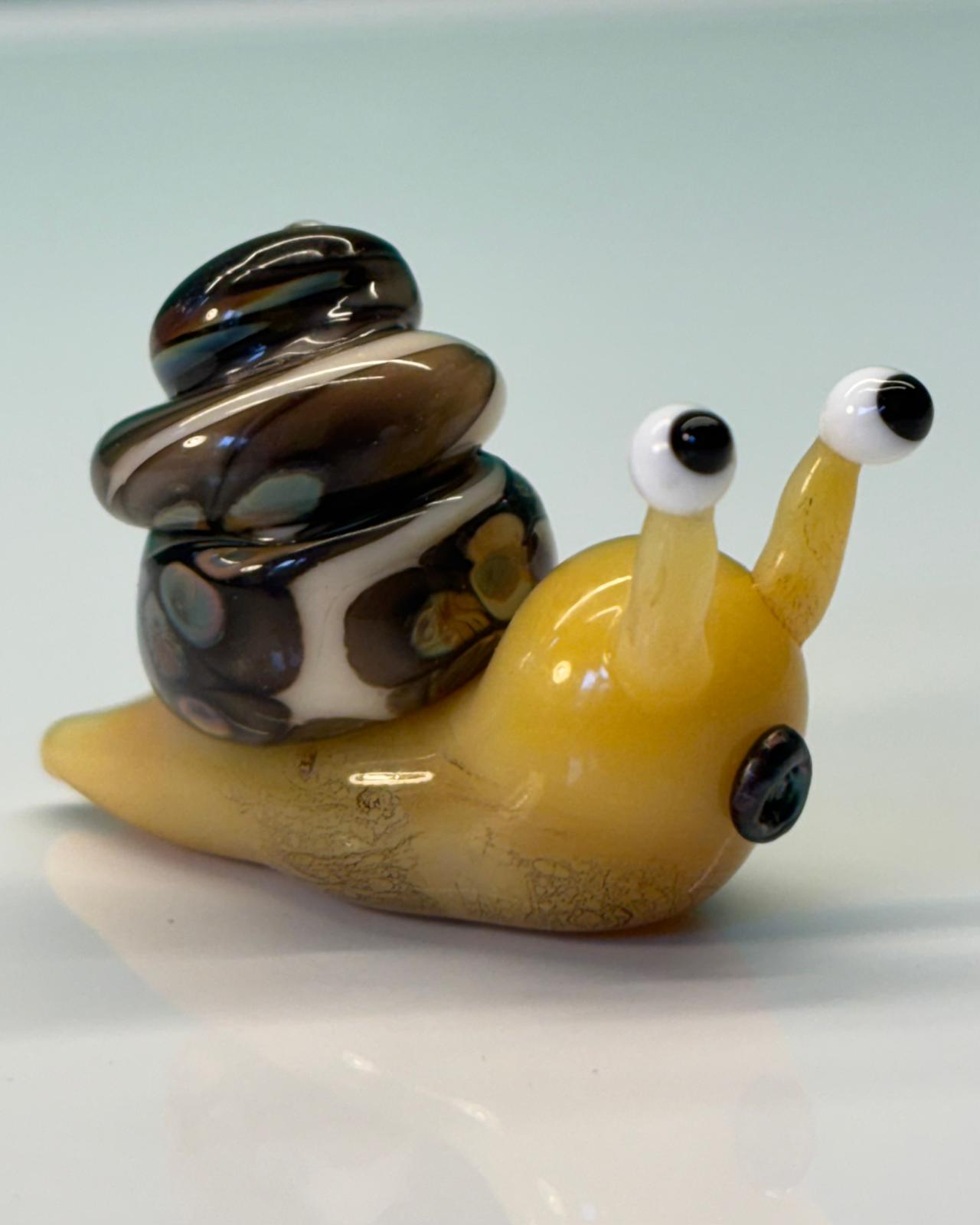 Dinky Snail Glass Sculptre