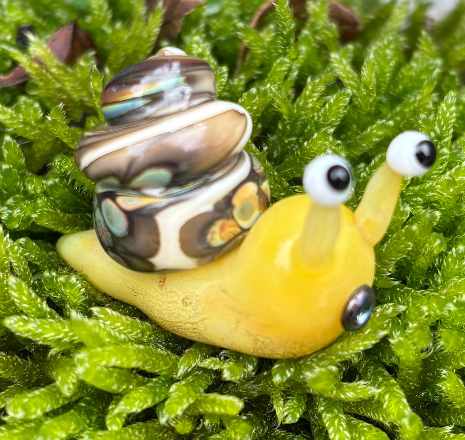Dinky Snail Glass Sculptre