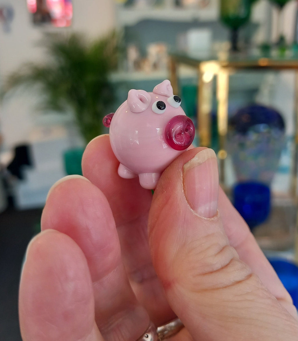 Dinky Pink Piggy Glass Sculpture