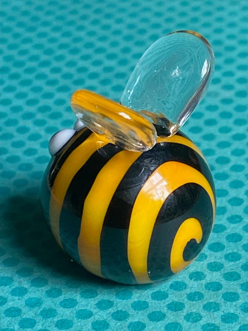Dinky Bumble Bee Glass Sculpture