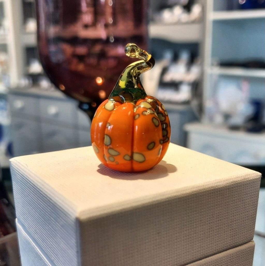 Dinky Everlasting Harvest Festival Pumpkin Glass Sculpture