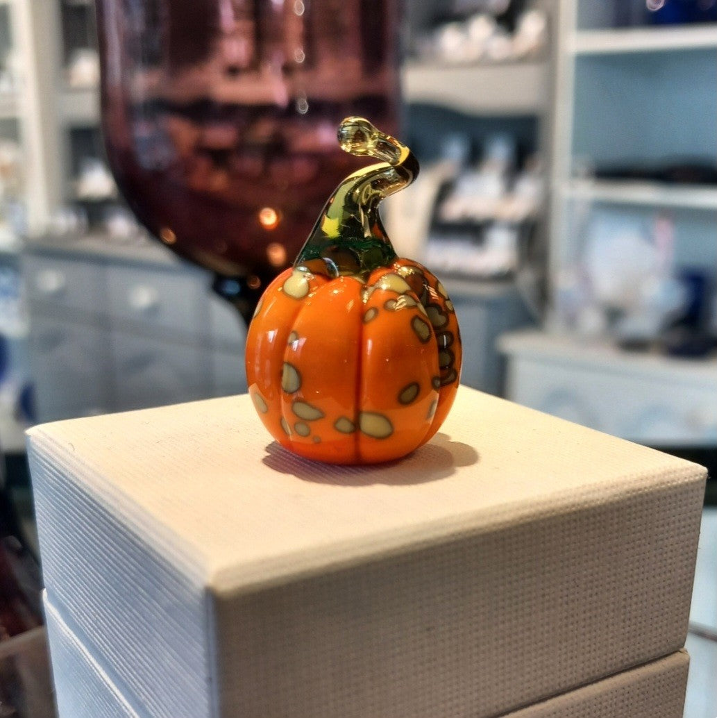 Dinky Everlasting Harvest Festival Pumpkin Glass Sculpture