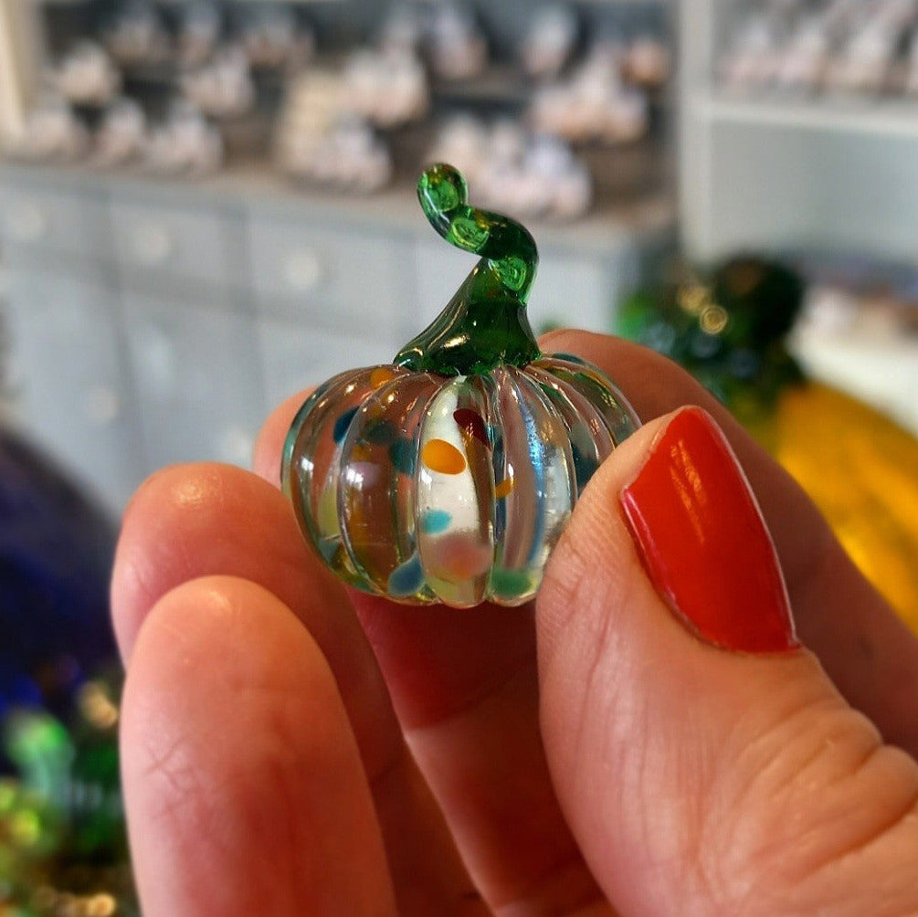 Dinky Everlasting Confetti Pumpkin Glass Sculpture